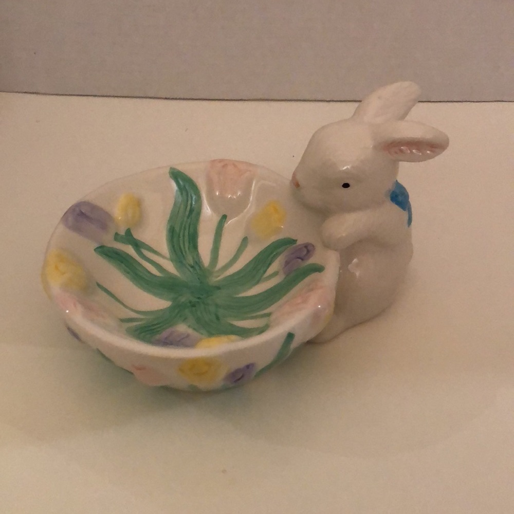 ⭐️Host Pick⭐️- Ceramic bowl with bunny - Picture 2 of 16